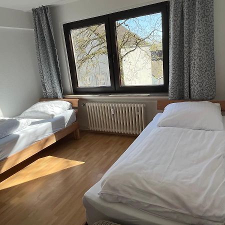 Zimmer Fuer Monteure, Handwerker Oder Reisende Essen Extérieur photo