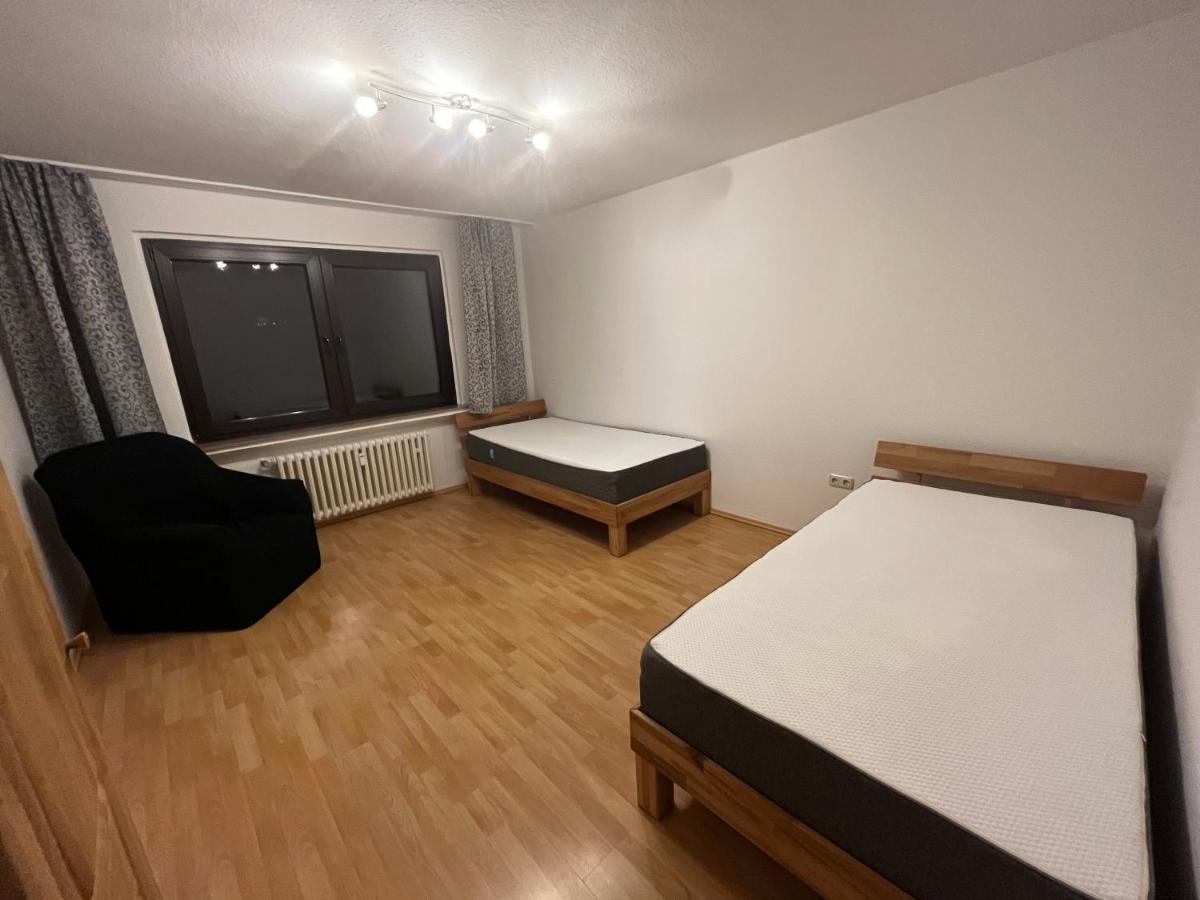 Zimmer Fuer Monteure, Handwerker Oder Reisende Essen Extérieur photo