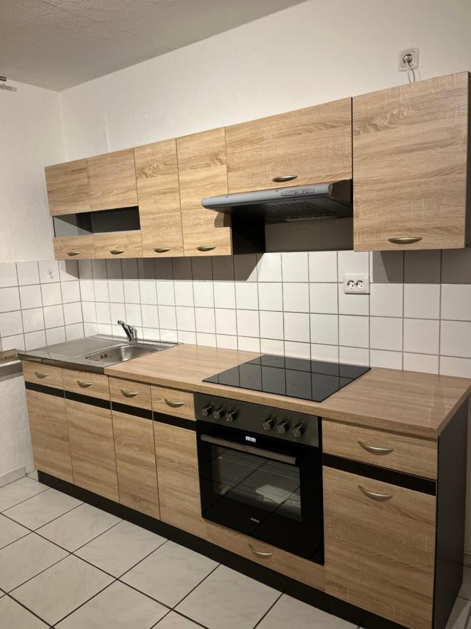 Zimmer Fuer Monteure, Handwerker Oder Reisende Essen Extérieur photo
