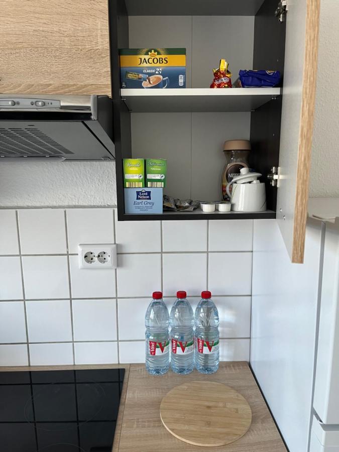 Zimmer Fuer Monteure, Handwerker Oder Reisende Essen Extérieur photo