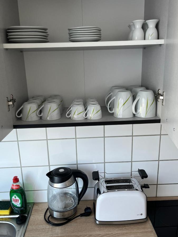 Zimmer Fuer Monteure, Handwerker Oder Reisende Essen Extérieur photo
